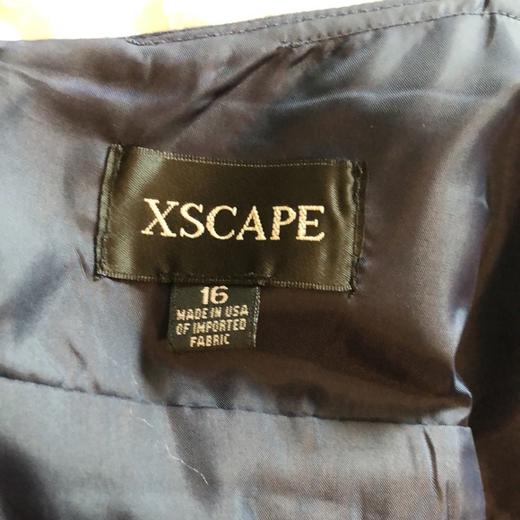 XSCAPE womens dress. Navy and metallic floral print. Lined with tulle skirt. - Picture 5 of 7